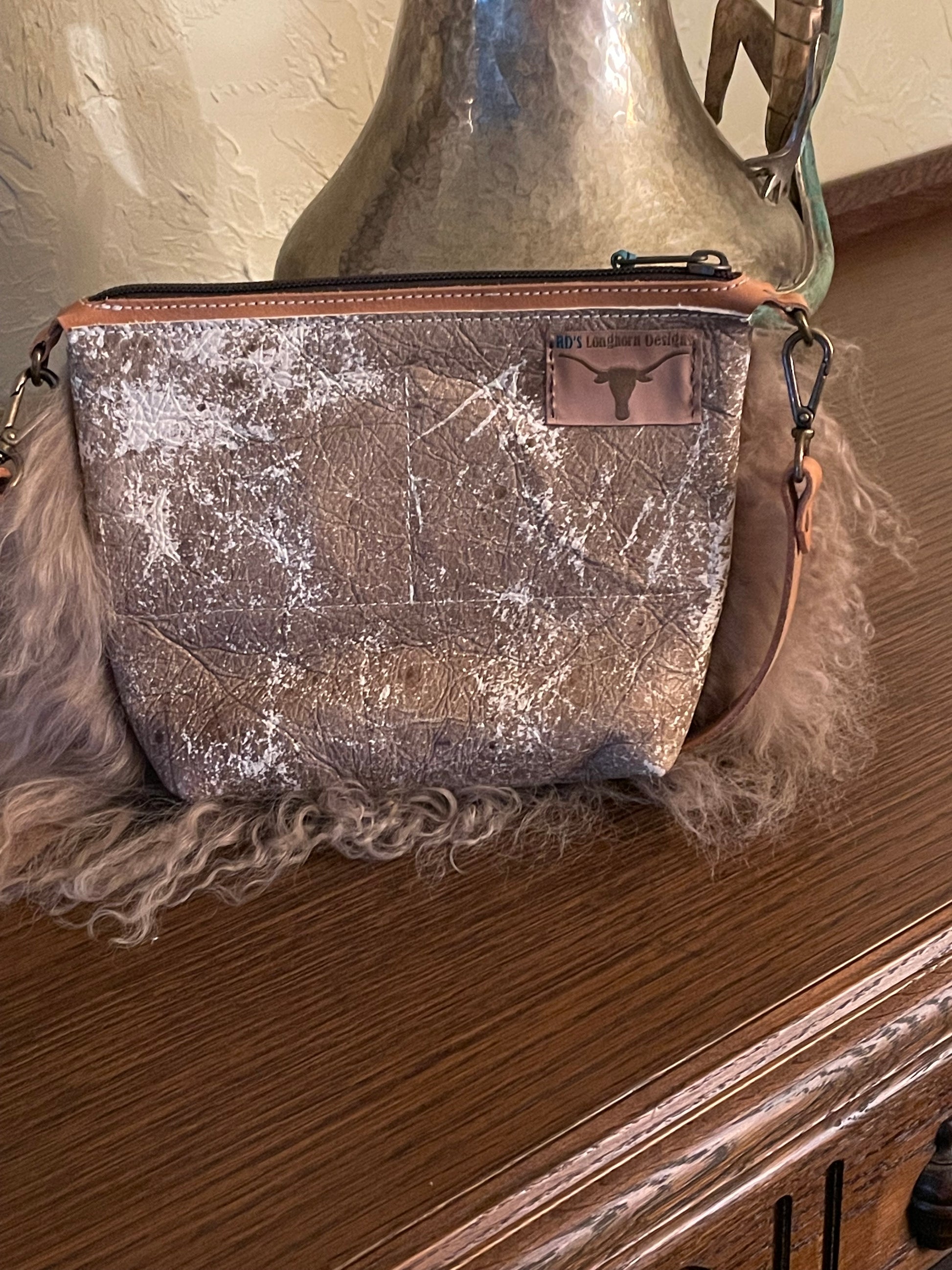 Fringeless Longhorn Shoulder Bag (Brandy)
